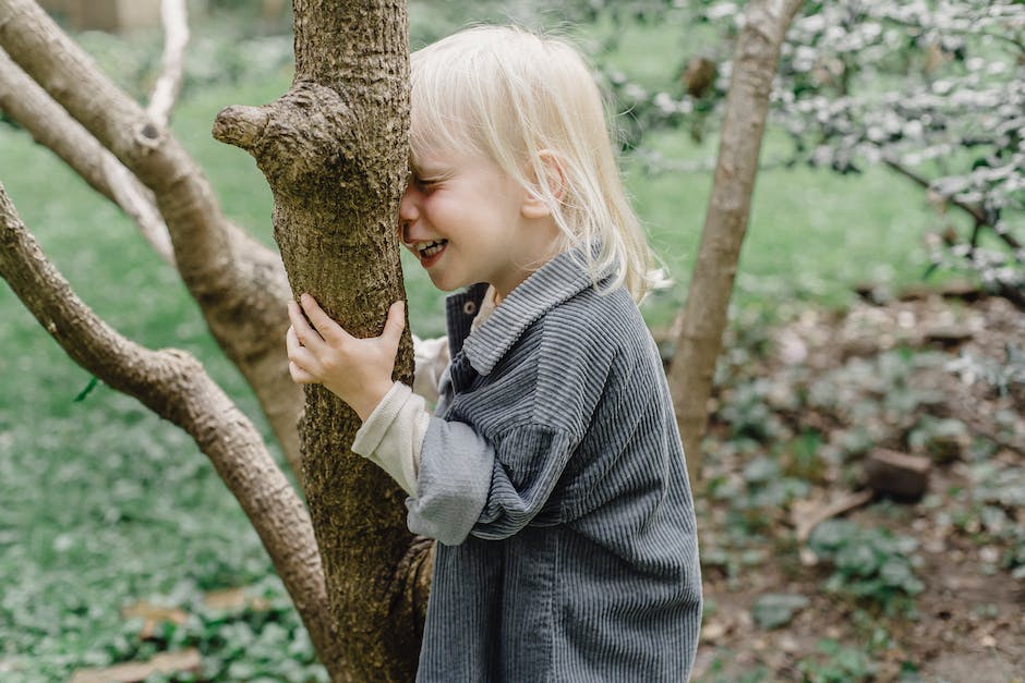  Kinder entdecken die Natur